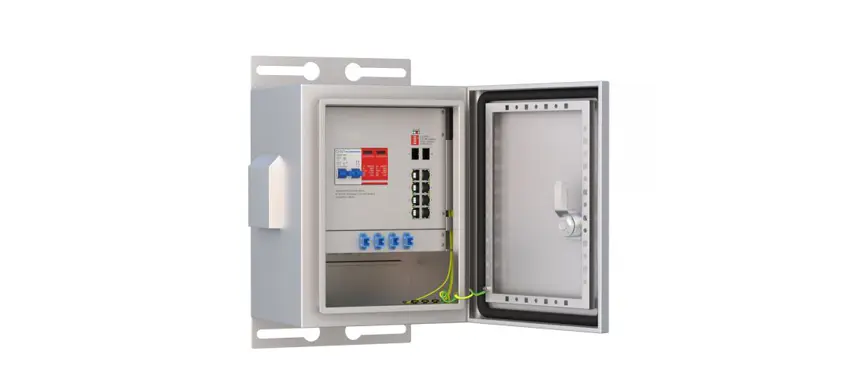 Boîte d'extérieur IP55, avec 2x1000 Base-X, 8x1 0/100/1000 Base-T PoE Switch