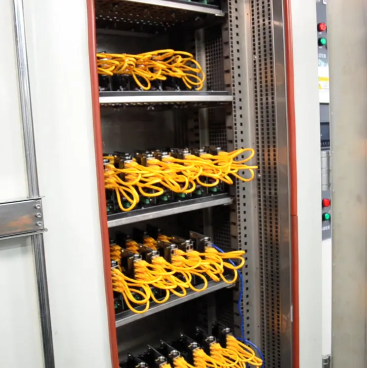 Assurer la qualité: test de vieillissement des circuits intégrés au commutateur Ethernet géré par l'industrie